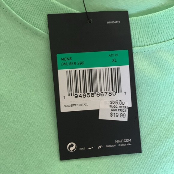 Nike shirt - Picture 3 of 3